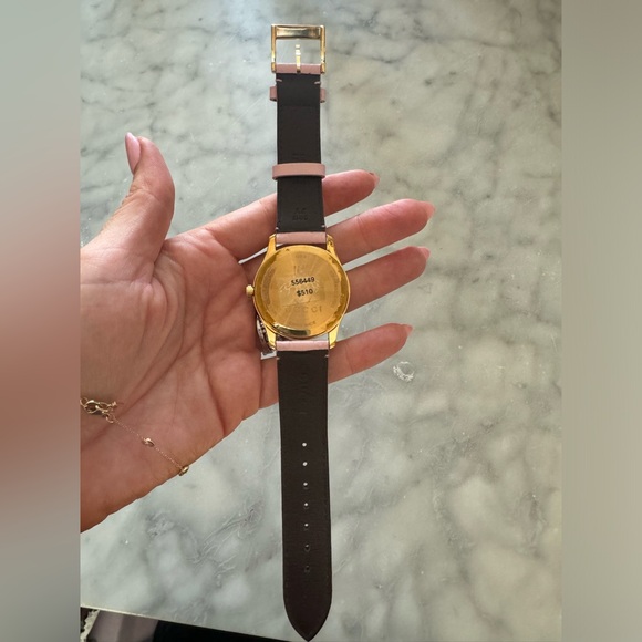 ✨LIKE NEW, RARE✨ Gucci G-Timeless Watch in Gold and Pink with Bee AUTHENTIC - Picture 8 of 9